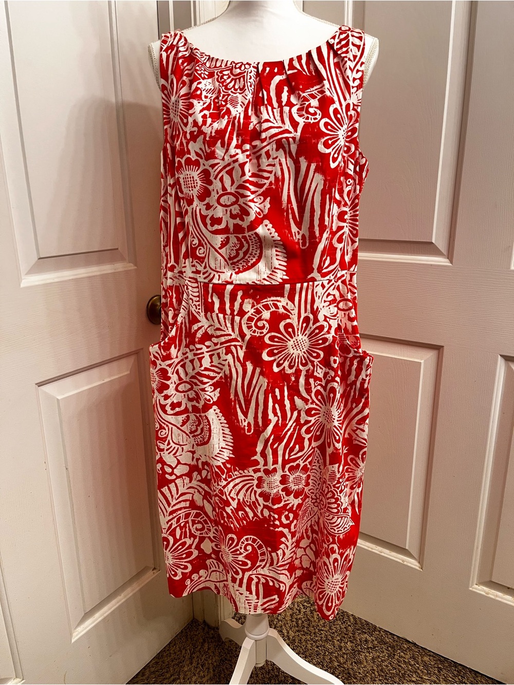 Nine West Red and White Floral Sleeveless Shift Dress